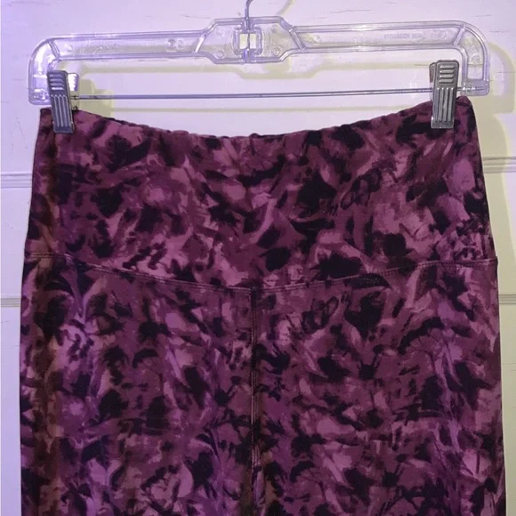 Buttery Soft Acid Wash Red & Purple Leggings - Picture 3 of 6